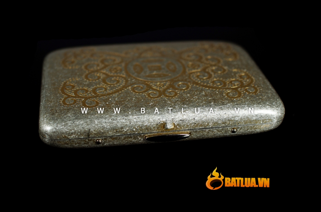 Hộp đưng thuốc hoàng kim sang trọng khắc hoa văn tinh xảo (loại 16 điếu)