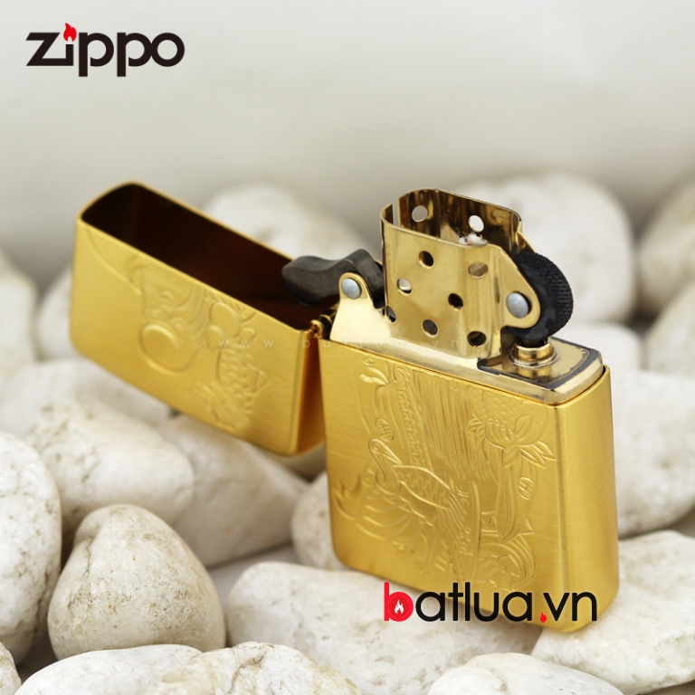 Bật lửa Zippo chính hãng xi vàng khắc hình ông Thọ