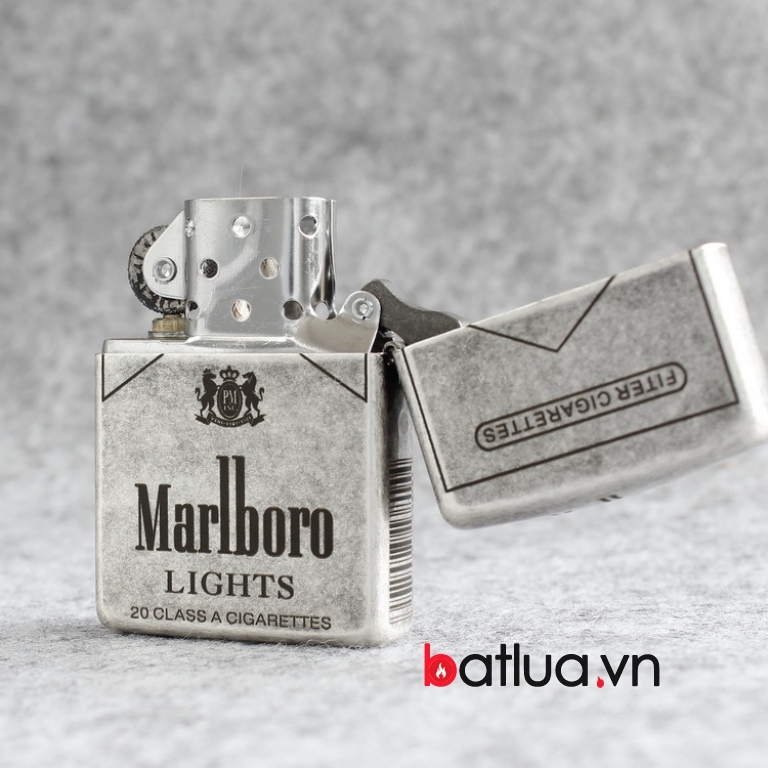 Bật lửa Zippo bạc cổ khắc thương hiệu Marlboro