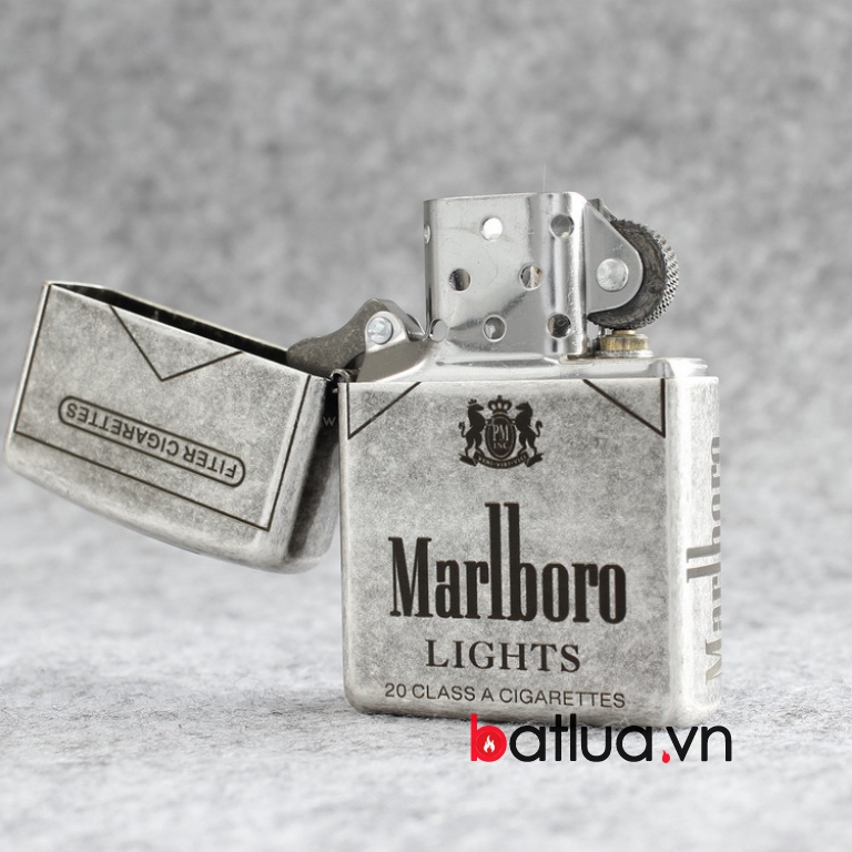 Bật lửa Zippo bạc cổ khắc thương hiệu Marlboro