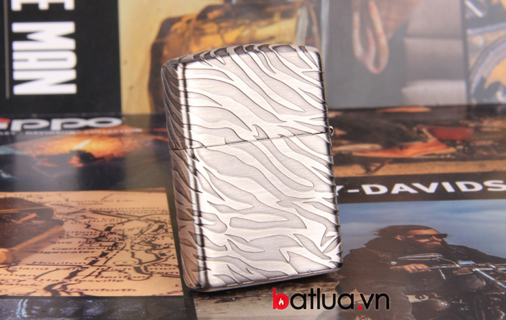 Bật lửa Zippo Japan đồng khắc hoa văn lươn sóng