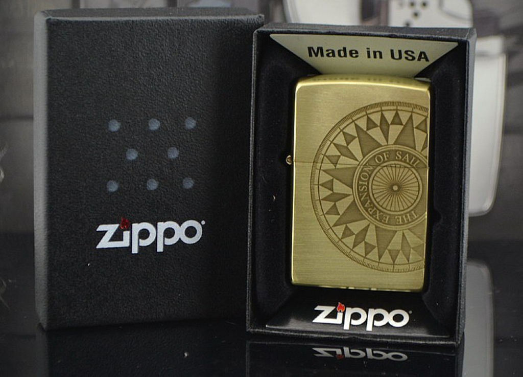 Zippo Chính Hãng Đồng Bóng Khắc Hình Bản Đồ