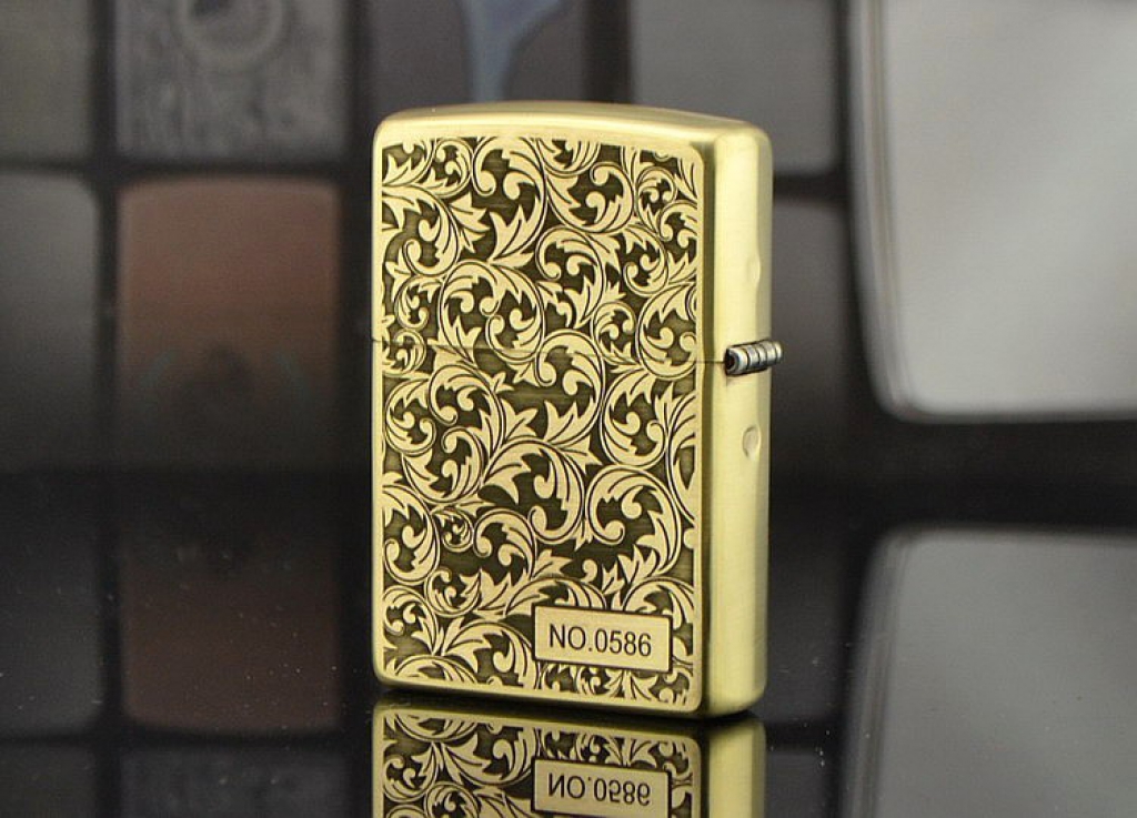 Zippo Chính Hãng Đồng Bóng Khắc Họa Tiêt Hoa Văn Ý