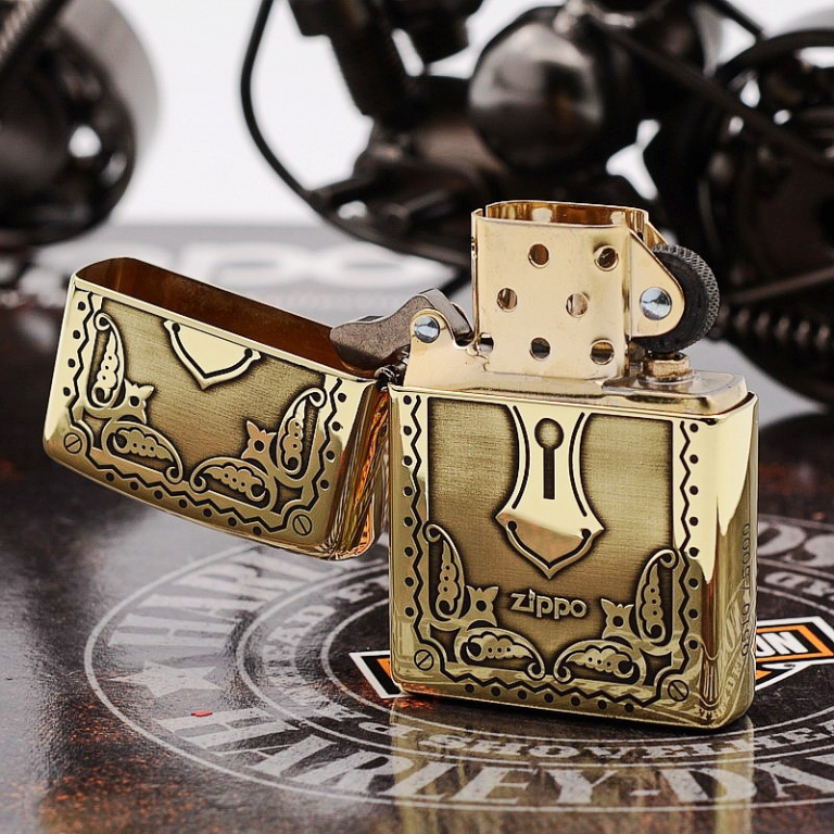 Zippo Chính Hãng Đồng Bóng Khắc Antique