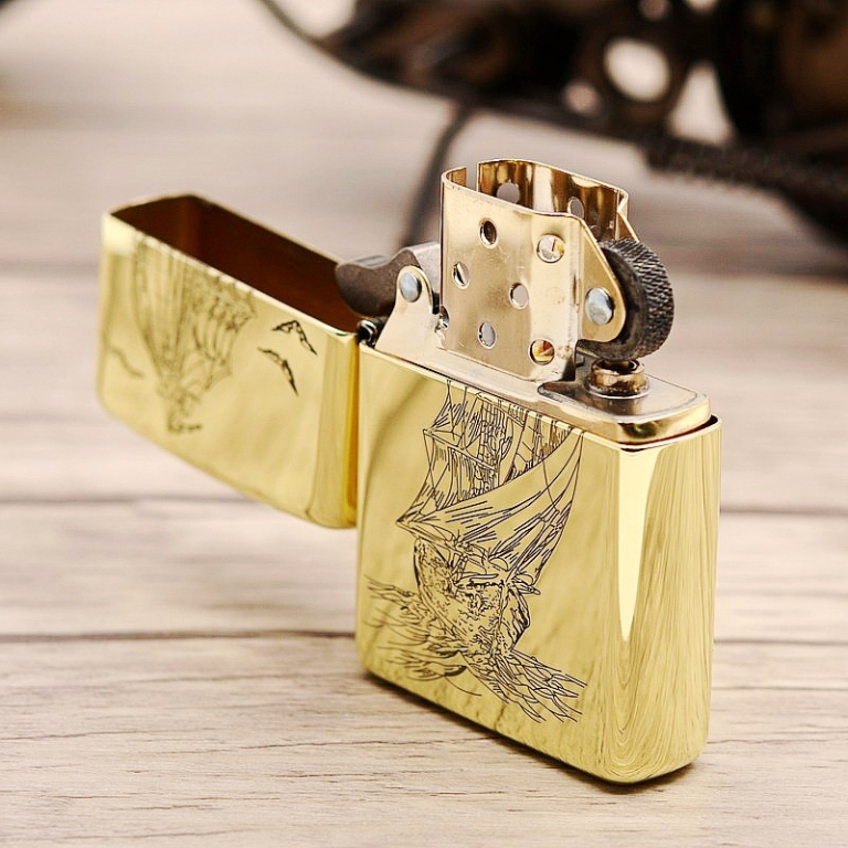 Zippo Chính Hãng Đồng Bóng Khắc Thuận Buồm Xuôi Gió