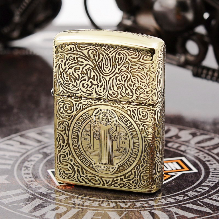 Zippo Chính Hãng Đồng Bóng Khắc Cha Thánh của Constantine