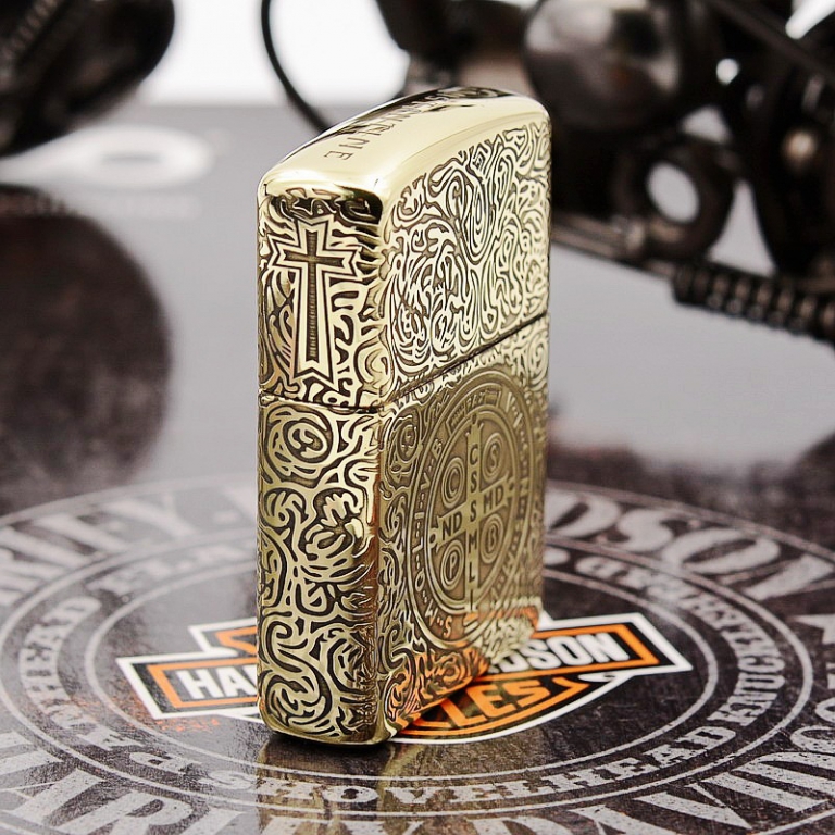 Zippo Chính Hãng Đồng Bóng Khắc Cha Thánh của Constantine