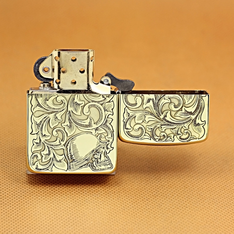 Zippo Chính Hãng Đồng Tái Bản 1941 Khấc Cô Gái Trên Hoa Văn Arabesque