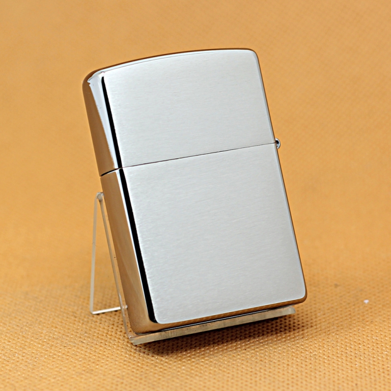 Zippo Chính Hãng Phiên Bản Châu Âu Vỏ Đúc Hình Medusa