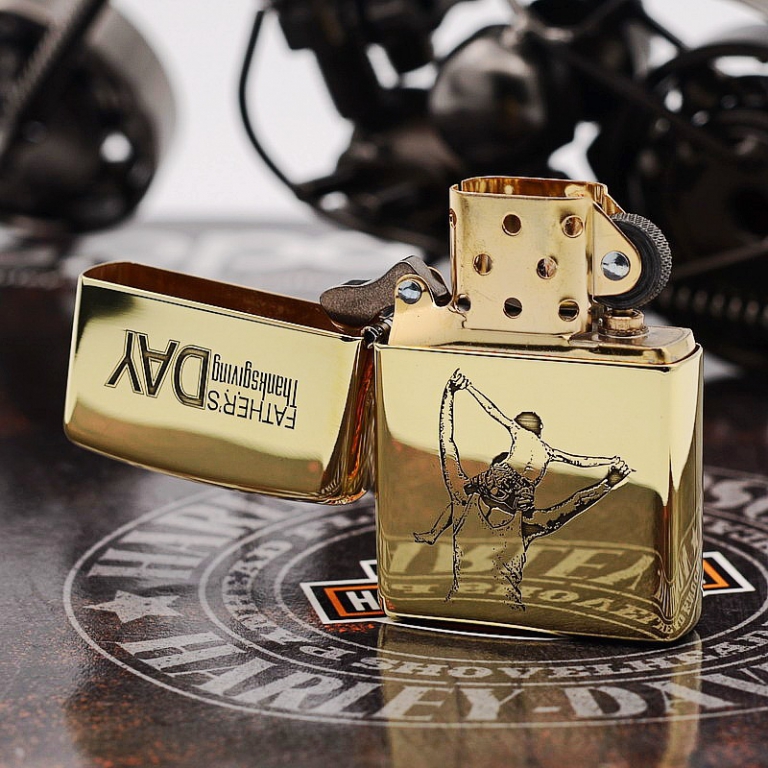 Zippo Chính Hãng Đồng Bóng Khắc Hình Người Cha Cõng Con Trai