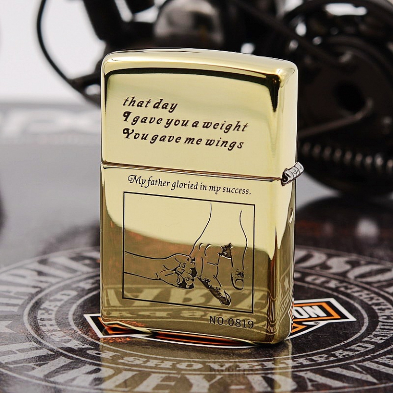 Zippo Chính Hãng Đồng Bóng Khắc Hình Người Cha Cõng Con Trai