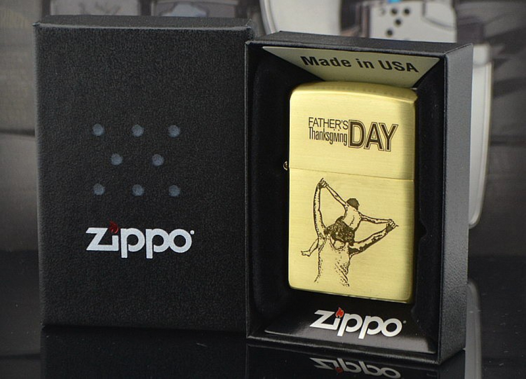 Zippo Chính Hãng Đồng Bóng Khắc Hình Người Cha Cõng Con Trai