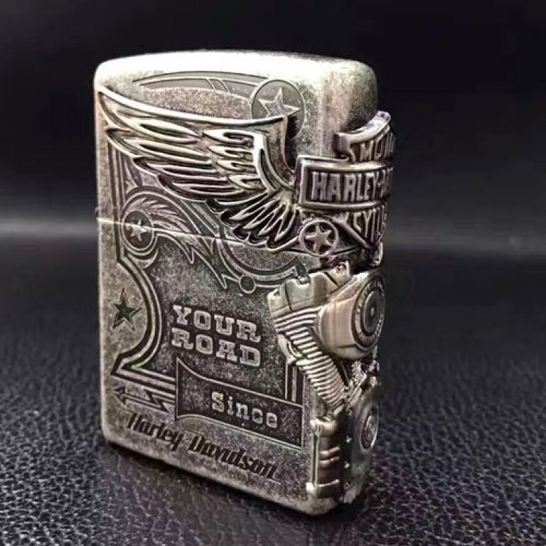 Zippo Chính Hãng Màu Bạc Cổ Hinh Động Cơ Harley Davidson Bên Sườn