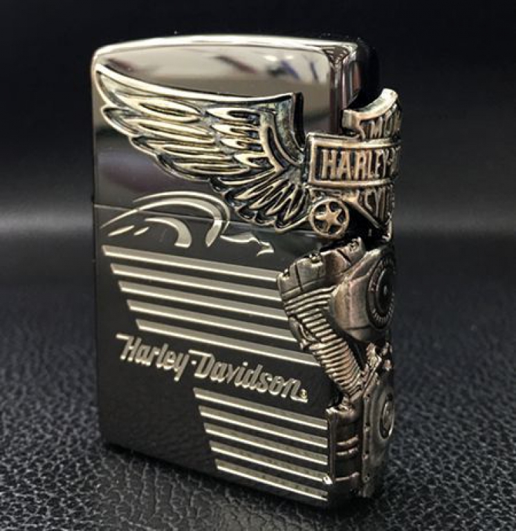 Zippo Chính Hãng Màu Đen Khối Hình Động Cơ Harley Davidson Bên Sườn