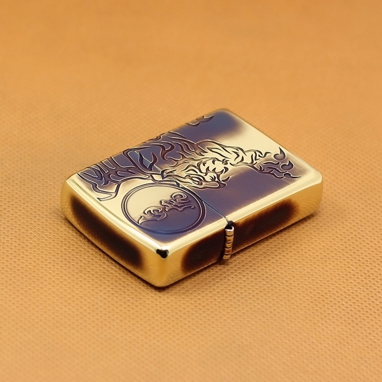 Zippo Chính Hãng Màu Vàng Đốt Khắc Hình Bạch Hổ