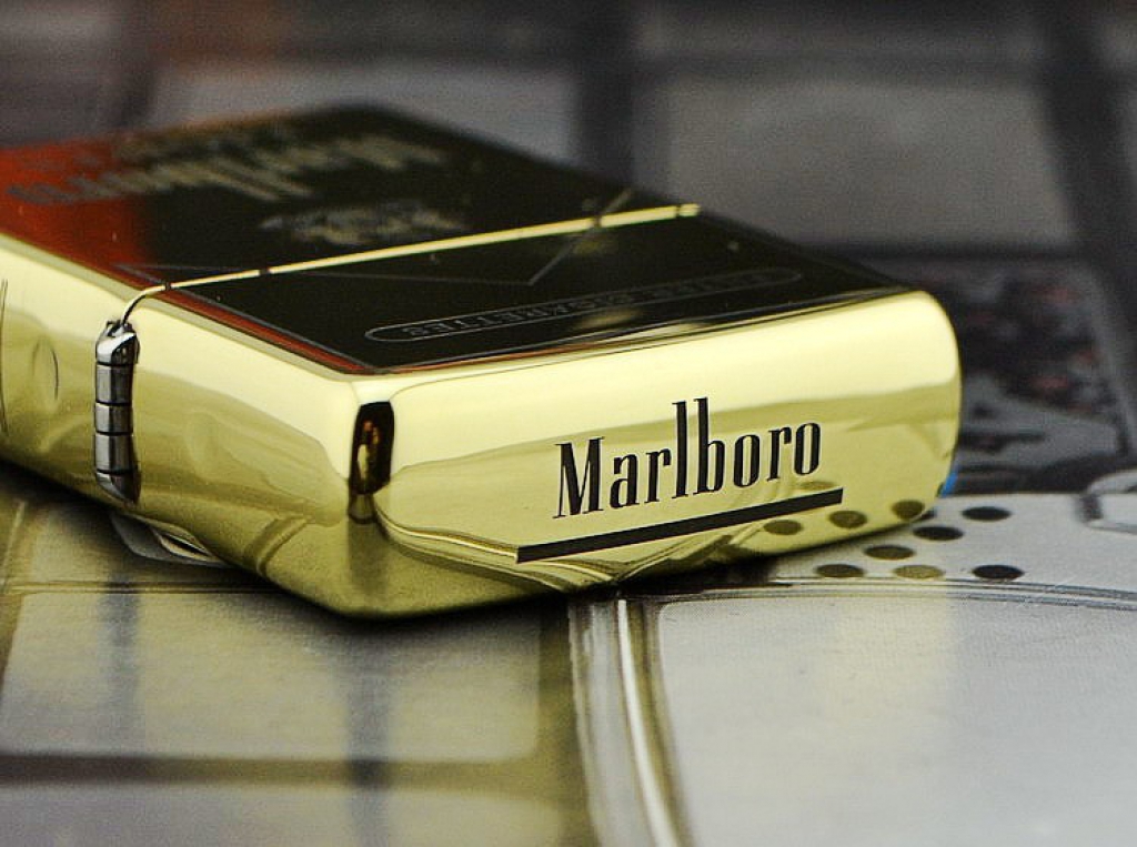 Zippo Chính Hãng Đồng Bóng Khắc Thương Hiệu Marlboro Phiên Bản Amor