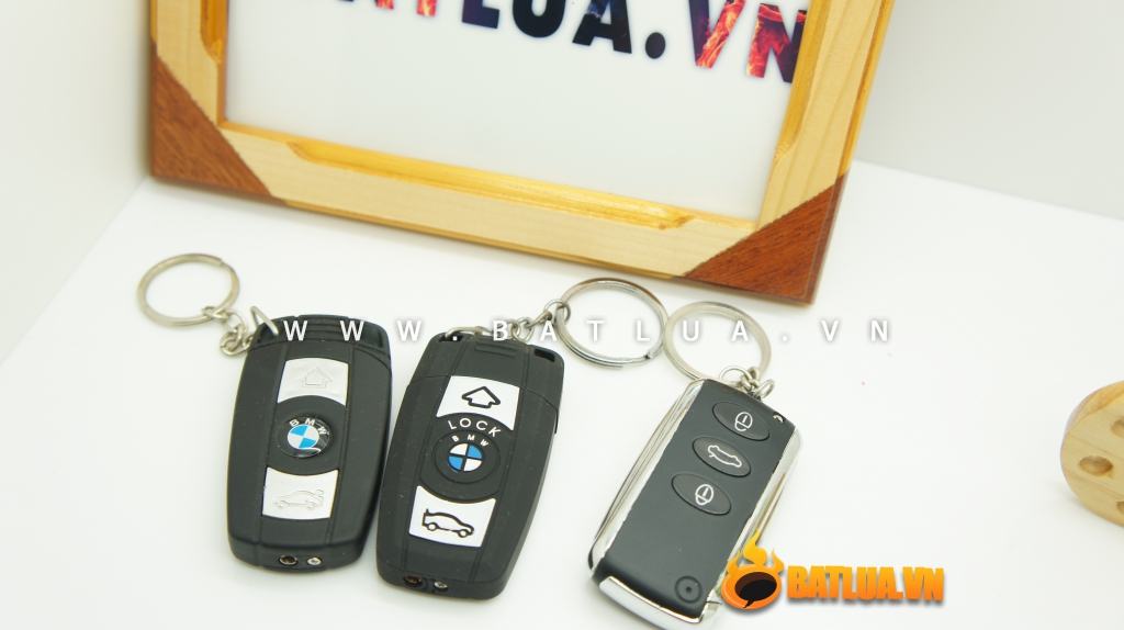 Bật lửa kiêm móc khóa xe ô tô BMW - Lửa khò MS88 095