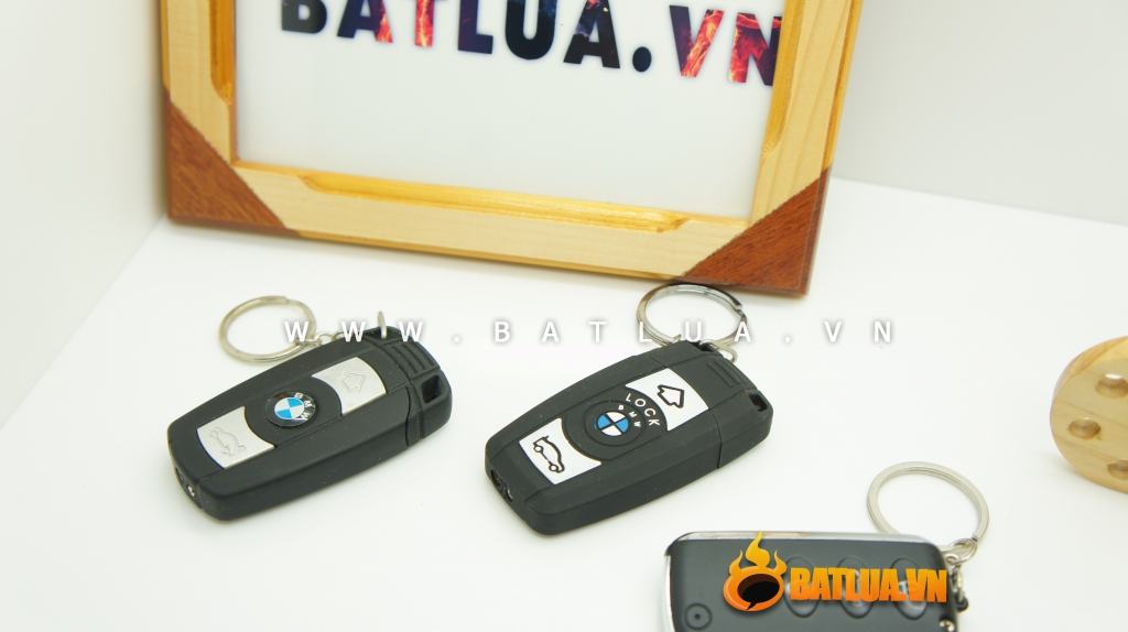 Bật lửa kiêm móc khóa xe ô tô BMW - Lửa khò MS88 095