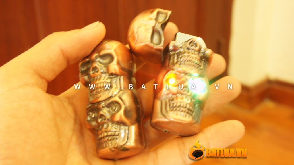 Bật lửa hình hai đầu lâu cực kì kinh dị MS88 003