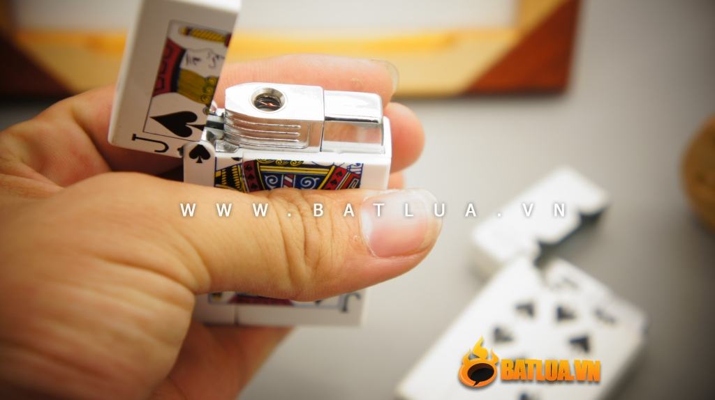 Bật Lửa Lá Bài Điện Giật MS88 065