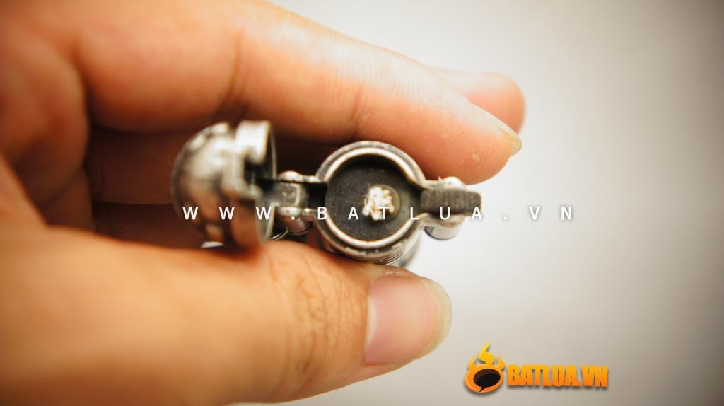 Bật Lửa Hình Người Máy MS88 060