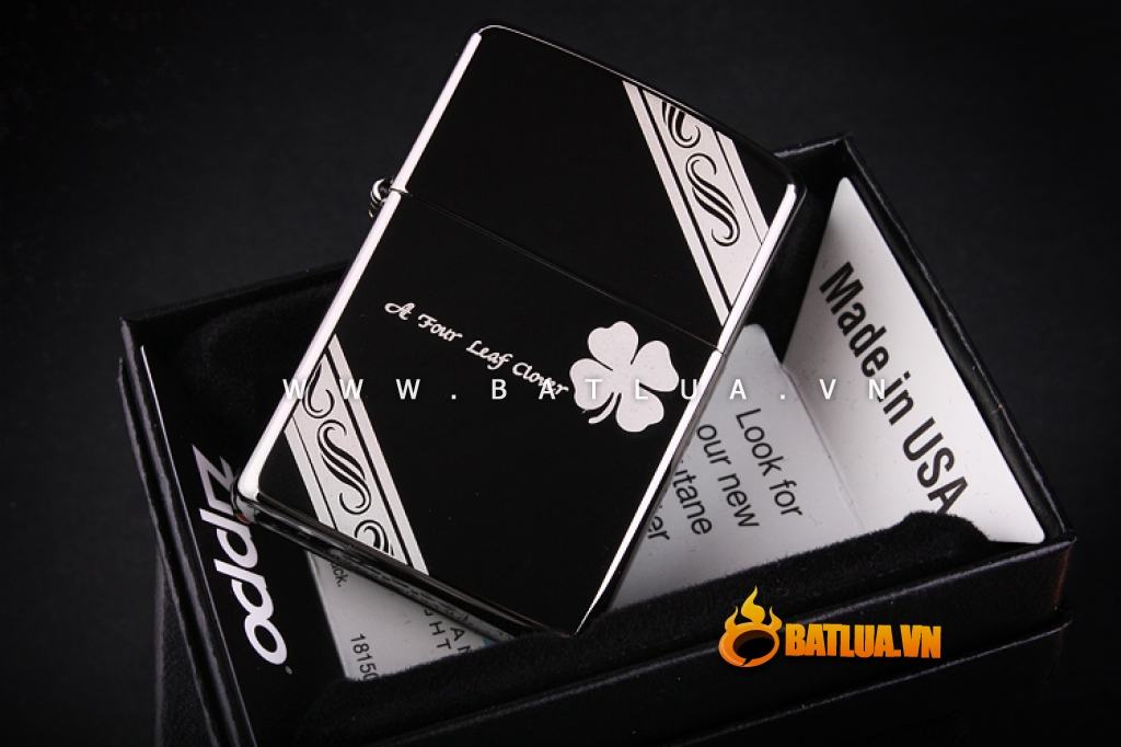 Zippo cỏ bốn lá