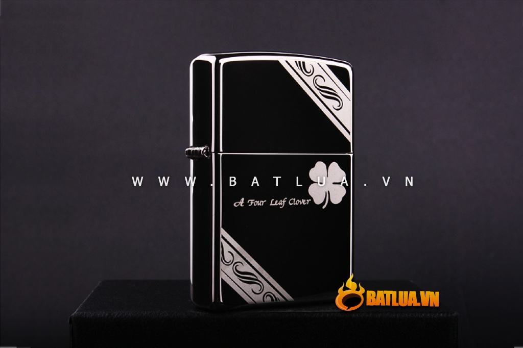 Zippo cỏ bốn lá