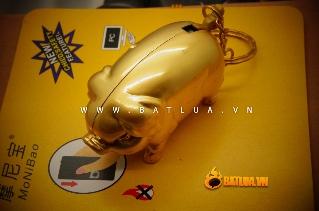 Bật lửa hình chú heo vàng may mắn MS88 006