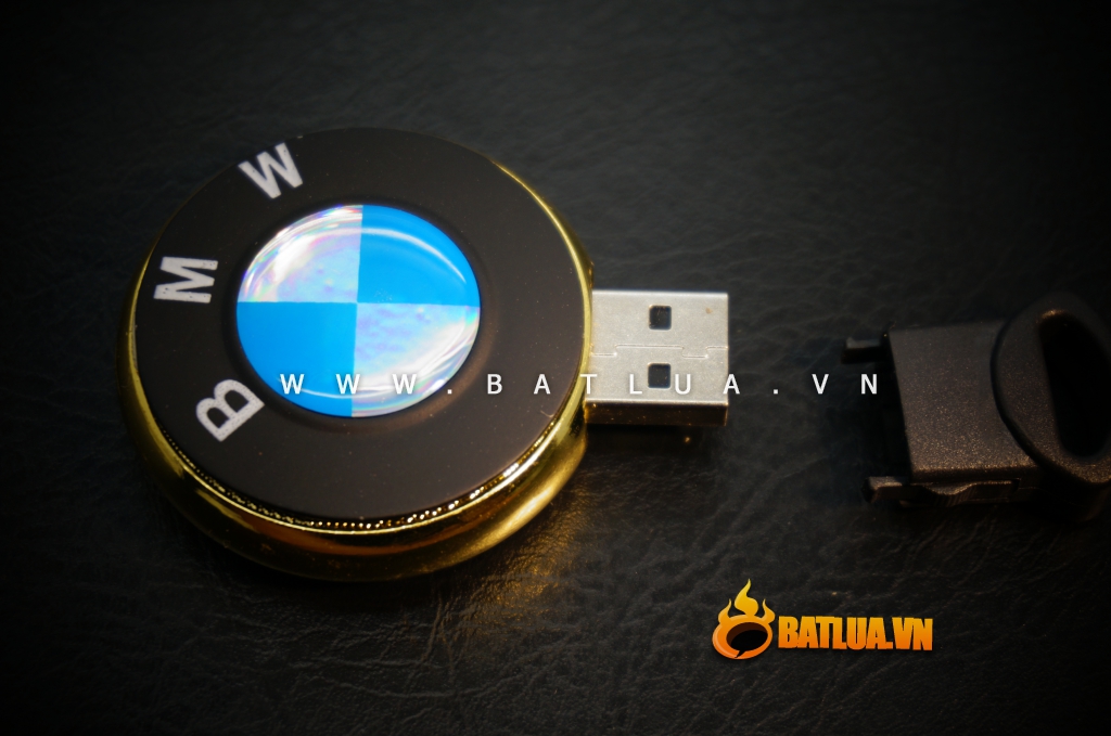 Bật lửa không dùng ga sạc điện qua USB hình móc khoa BMW MS66 023
