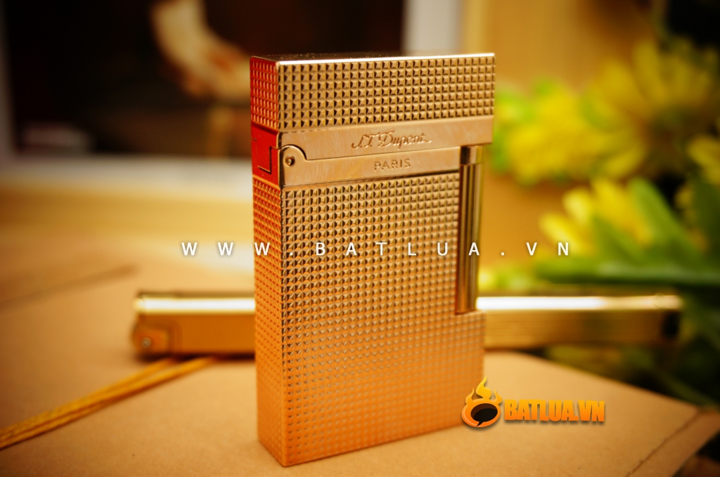 Bật Lửa S.T.Dupontkẻ caro màu đồng đỏ Mẫu 79