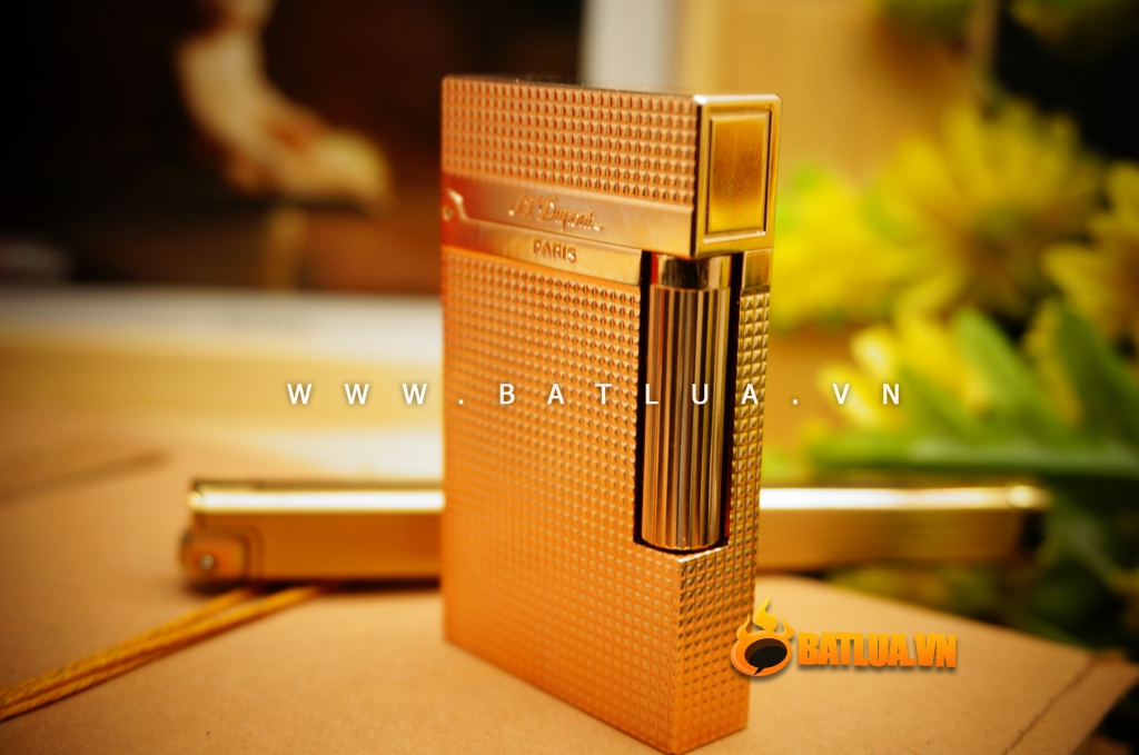 Bật Lửa S.T.Dupontkẻ caro màu đồng đỏ Mẫu 79