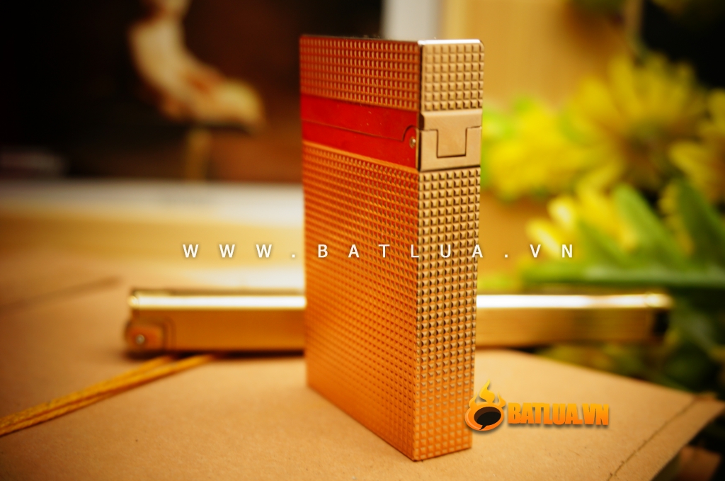 Bật Lửa S.T.Dupontkẻ caro màu đồng đỏ Mẫu 79