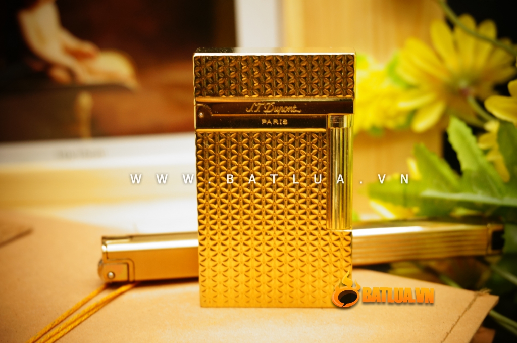 Bật Lửa S.T.Dupont khắc hình bông hoa chìm Mẫu 84