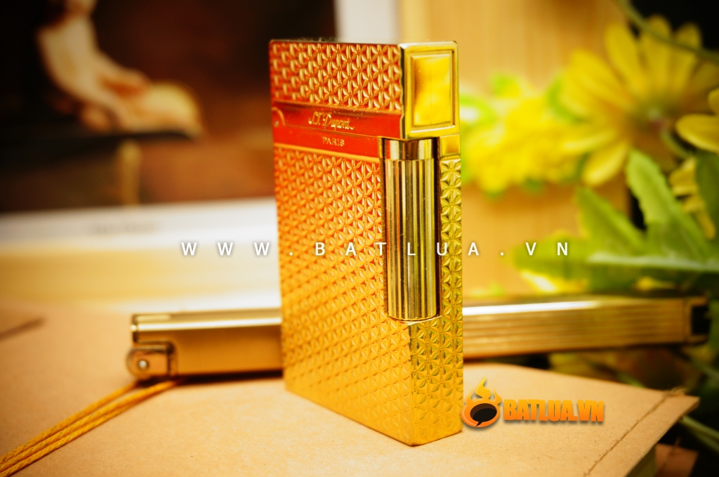 Bật Lửa S.T.Dupont khắc hình bông hoa chìm Mẫu 84