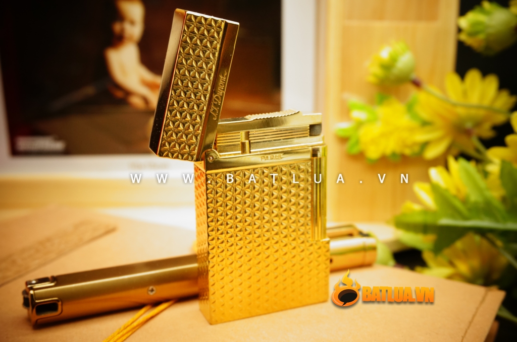 Bật Lửa S.T.Dupont khắc hình bông hoa chìm Mẫu 84