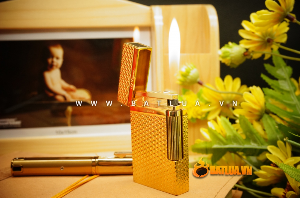 Bật Lửa S.T.Dupont khắc hình bông hoa chìm Mẫu 84