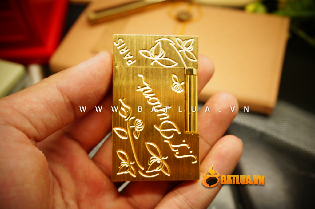 Bật Lửa S.T.Dupont chữ Dupont hoa lá khắc chìm Mẫu 90