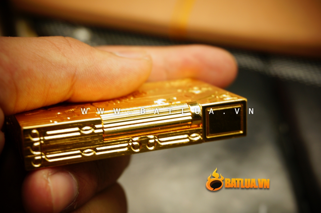 Bật Lửa S.T.Dupont chữ Dupont hoa lá khắc chìm Mẫu 90