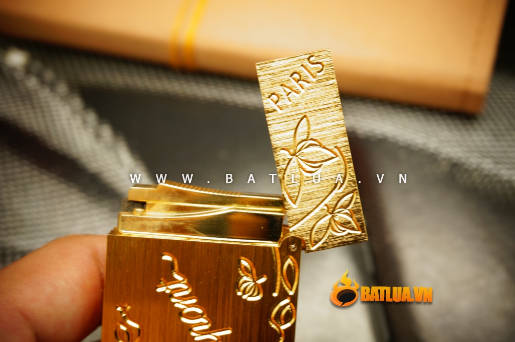 Bật Lửa S.T.Dupont chữ Dupont hoa lá khắc chìm Mẫu 90