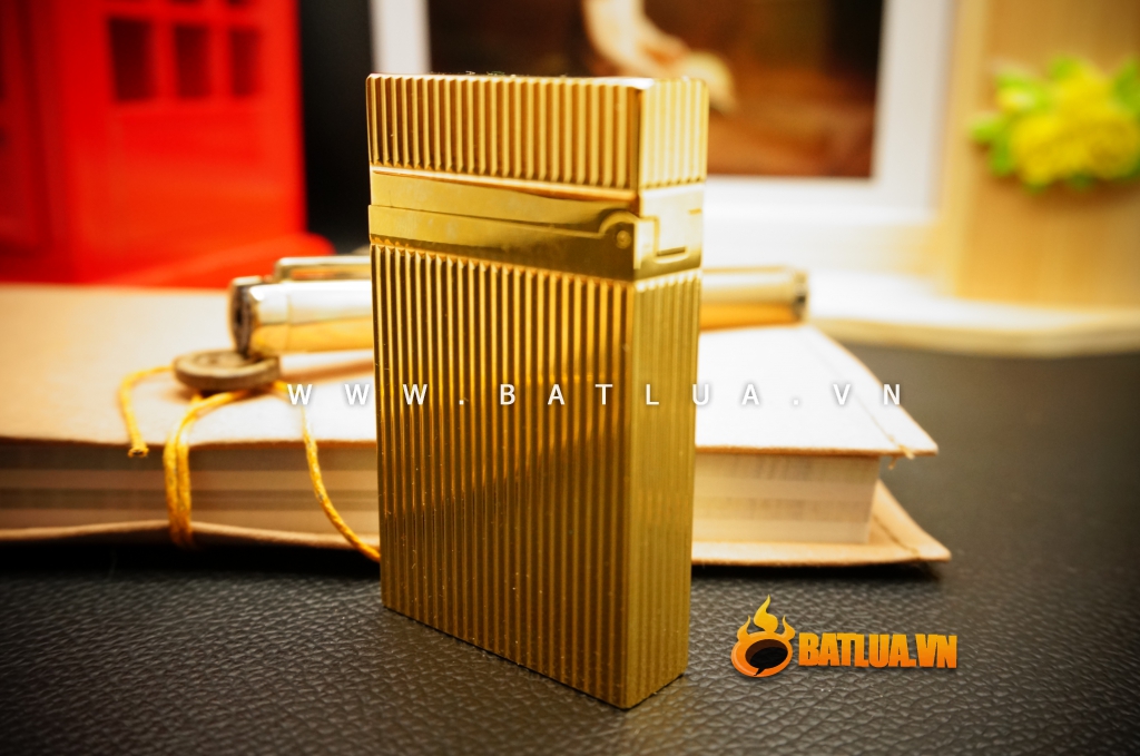 Bật Lửa S.T.Dupont kẻ dọc ánh vàng Mẫu 91