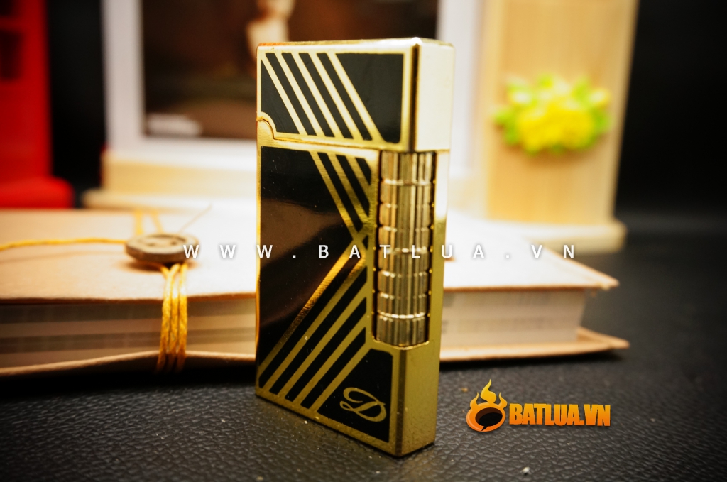 Bật lửa Dupont vân hình chữ V