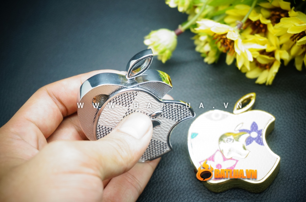 Bật lửa sạc USB hình Apple lồng Apple có đính đá MS66 075