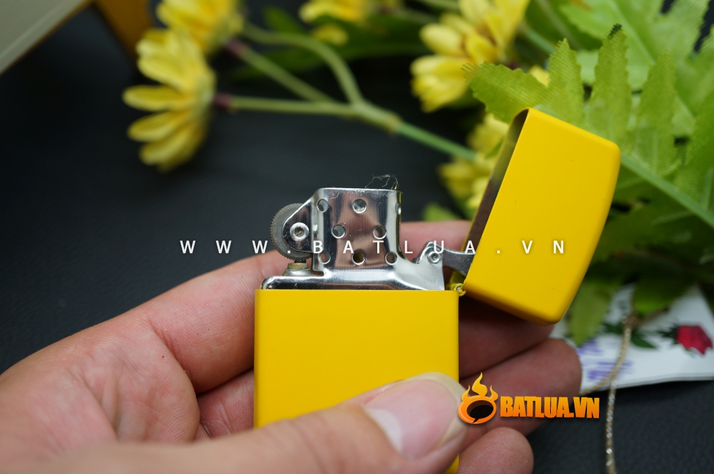 Bật lửa đánh lửa bằng đá ngộ nghĩnh kiểu dáng zippo MS88 022