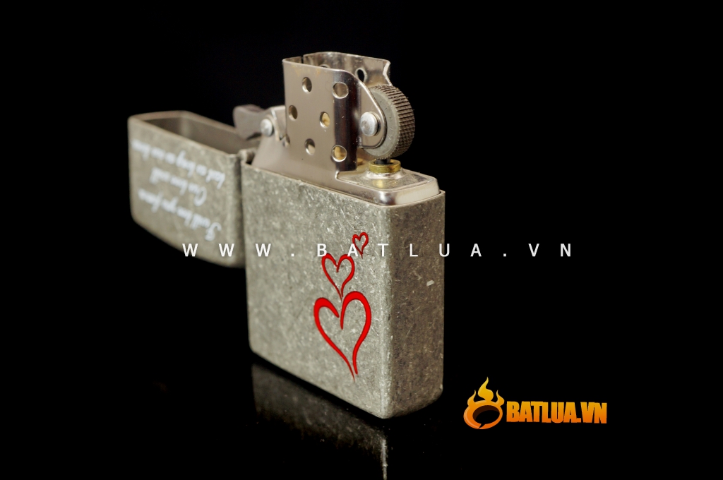 Bật lửa STAR dạng Zippo 3 trái tim tình yêu màu ghi xước