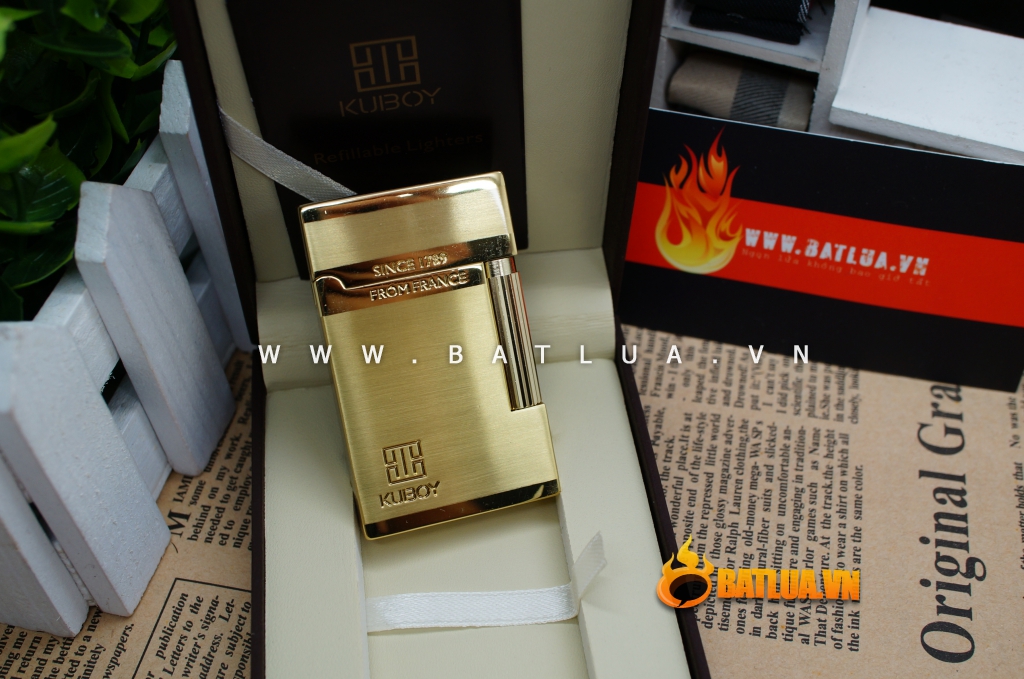 Bật lửa KUBOY màu vàng óng KUBOY K1-35