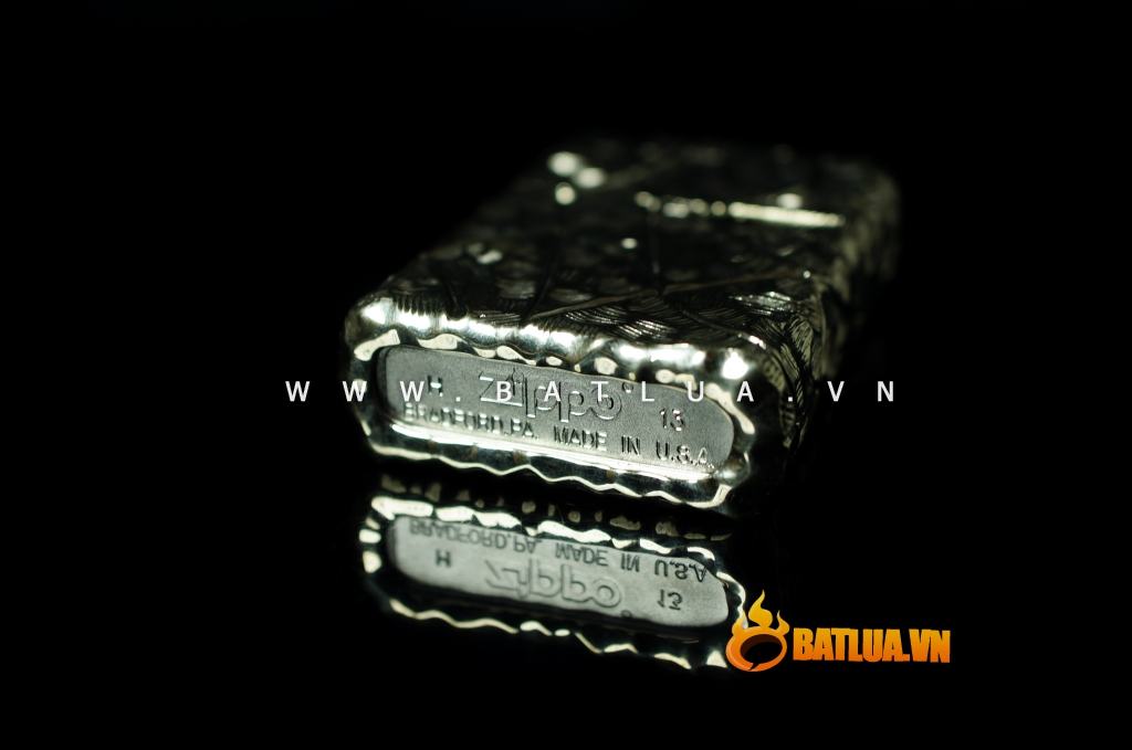 Bật lửa zippo chính hãng cấu tạo sang trọng với hoa văn đẹp