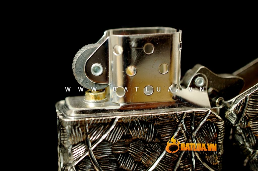 Bật lửa zippo chính hãng cấu tạo sang trọng với hoa văn đẹp