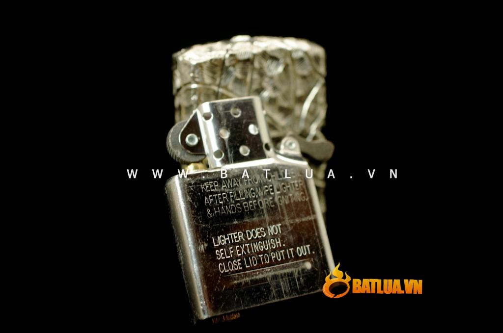 Bật lửa zippo chính hãng cấu tạo sang trọng với hoa văn đẹp