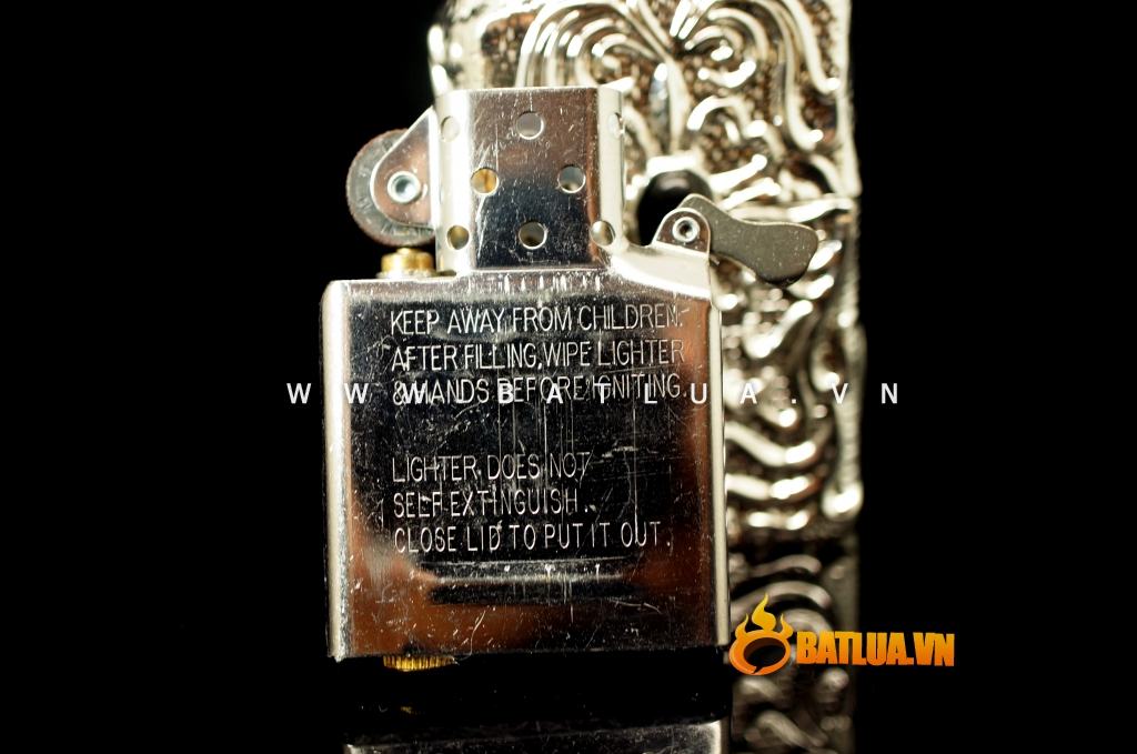 bật lửa zippo chính hãng sang trọng đính ngọc họa tiết hoa văn tinh xảo