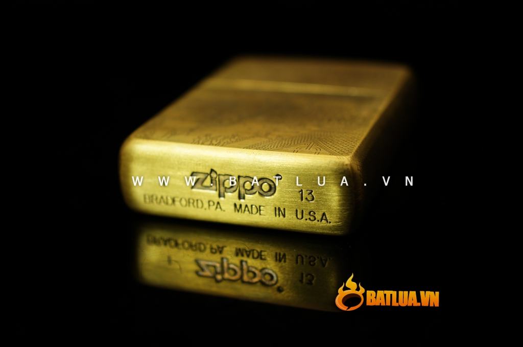 Zippo thuyền ngoài khơi khắc xung quanh